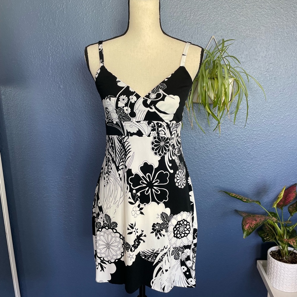 Black and white floral dress - size 6